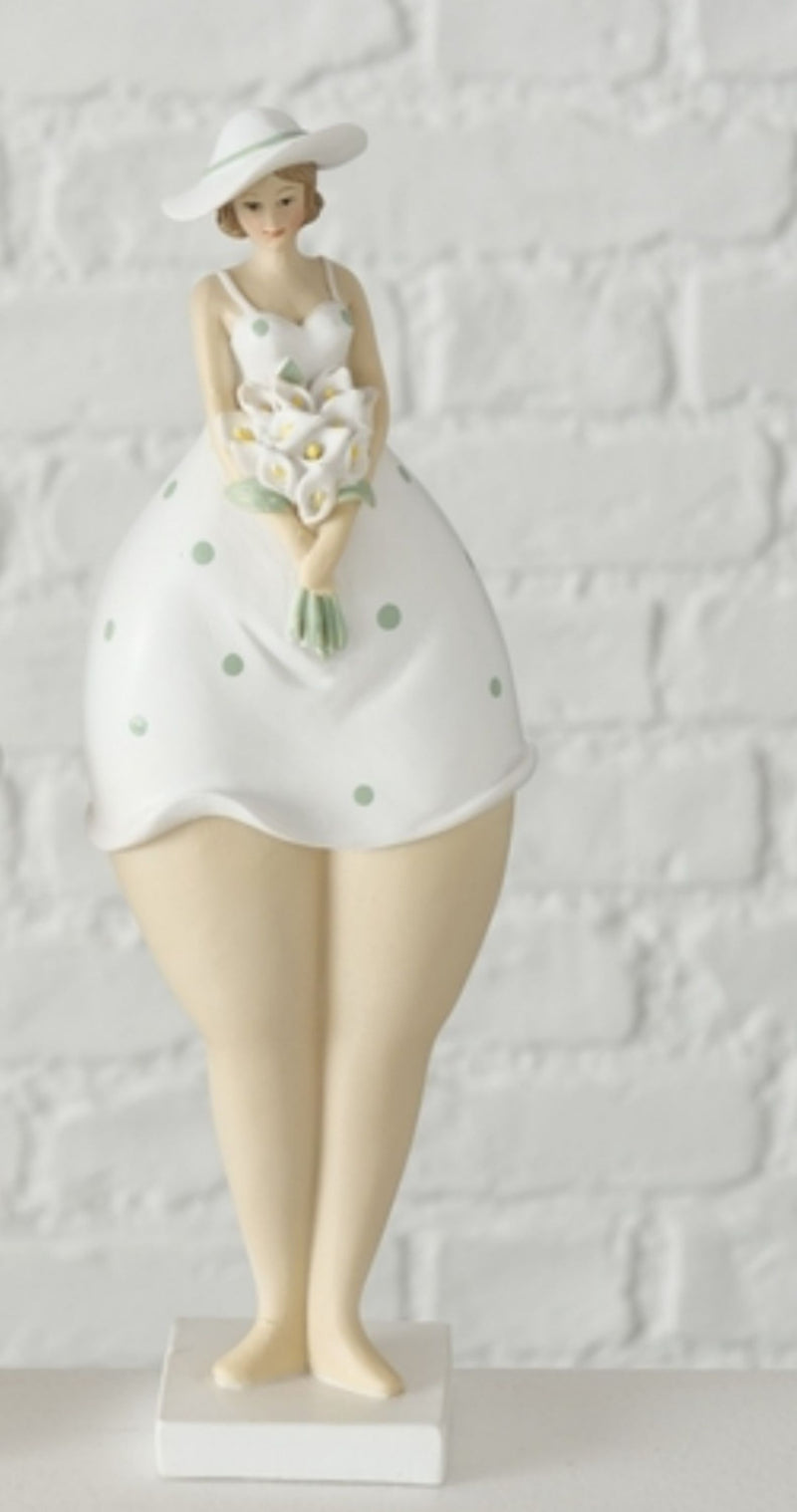 Tolle Themen Figur, Skulptur, Modell FRÄULEIN FRÜHLING, aus handbemaltem Kunststein, Farbe Weiss &amp; Creme, romantisch in Szene gesetzt, Größe 24 x 8 x 6 cm