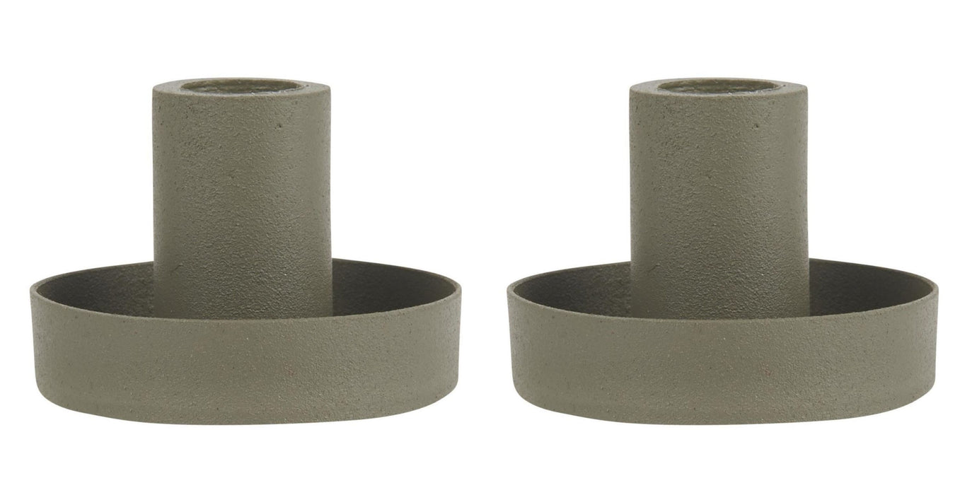 2 Stück im skandic Stil Kerzenständer bzw. Kerzenhalter, aus pulverbeschichtetem matten Eisen, 5 x 5 x 4 cm, Fassung 1,3 cm, Farbe staubig grün