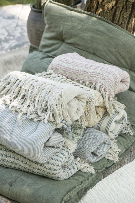 Decke aus Baumwolle, dänischer Landhausstil, Modell CREME GARDEN, Tagesdecke leicht & angenehm, Farbe creme gelb, 160 x 130 cm, ideal für drinnen und draußen