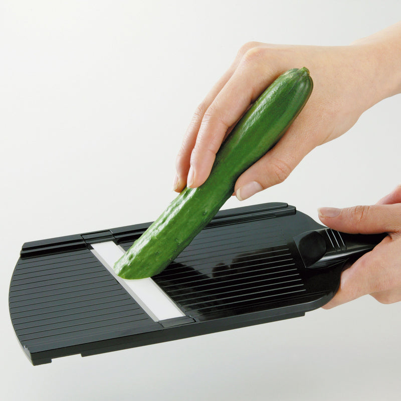 Universalhobel, 
4-stufige Schnittdickeneinstellung, schwarz