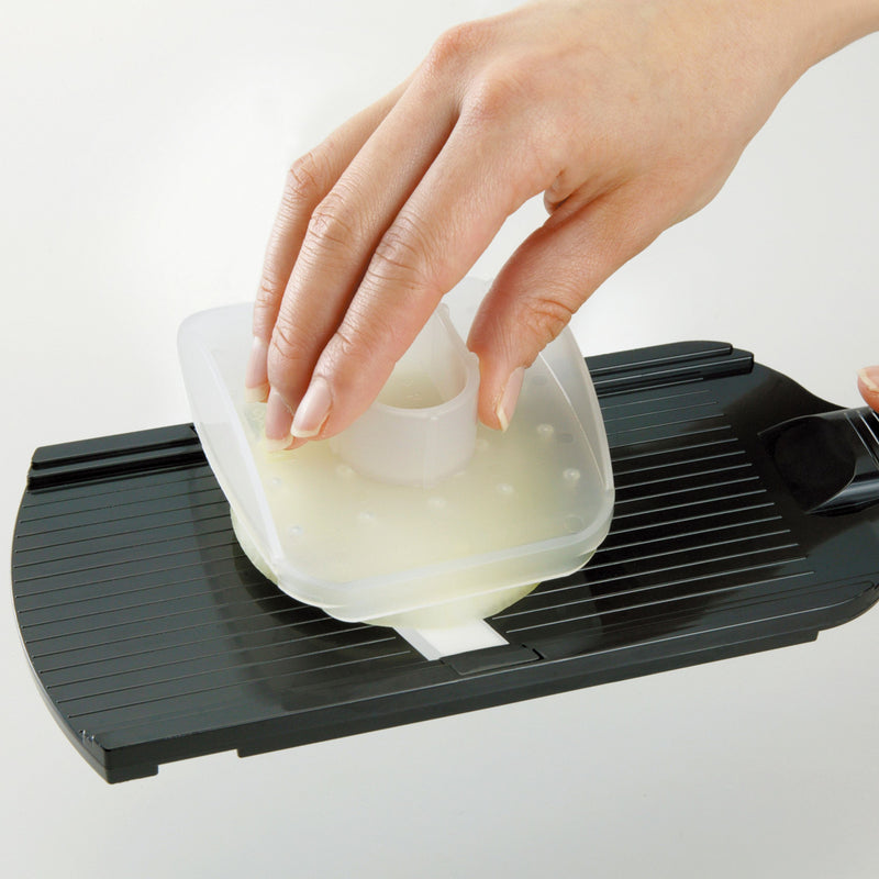 Universalhobel, 
4-stufige Schnittdickeneinstellung, schwarz