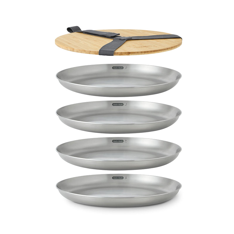 Teller Set aus Edelstahl