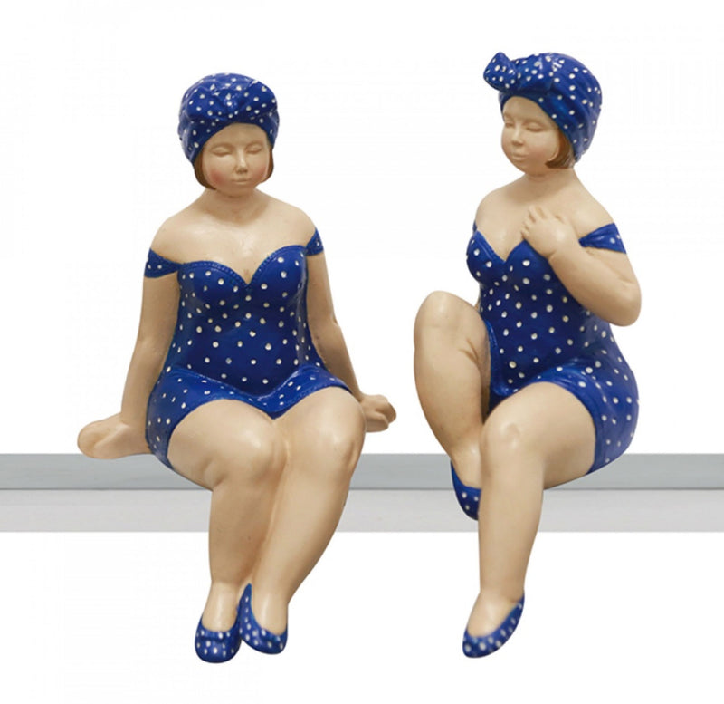 Tolles Themen Figuren Set, 2 maritime nostalgische Badenixen im blauen Badeanzug, Kantensitzer, stabiler Kunststein, durch wundervolles Design in Szene gesetzt, je ca. 13 x 8 x 6 cm