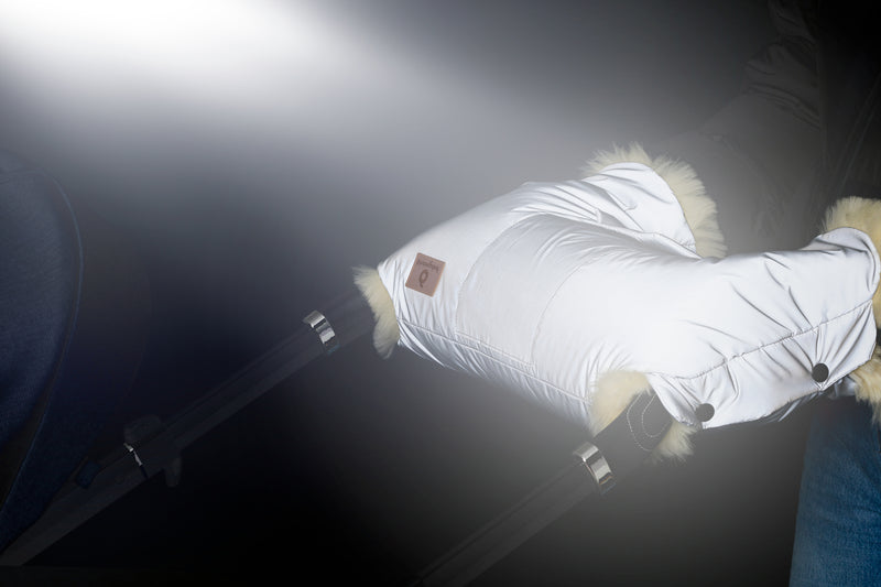 BABYWORLD Lammfell-Handwärmer nature safety schwarz reflektierend