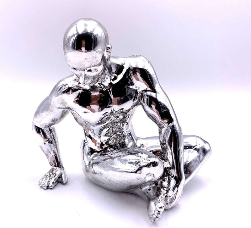 Edle repräsentative Figur, Skulptur  Modell „ WORKOUT IN PROGRESS„ silberfarbenes antikfinish, Polyresin, Größe 17 x 11 x 10 cm, tolle Geschenkidee