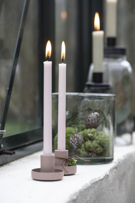 2 Stück im skandic Stil Kerzenständer bzw. Kerzenhalter, aus pulverbeschichtetem matten Eisen, 5 x 5 x 4 cm, Fassung 1,3 cm, Farbe rosa malva