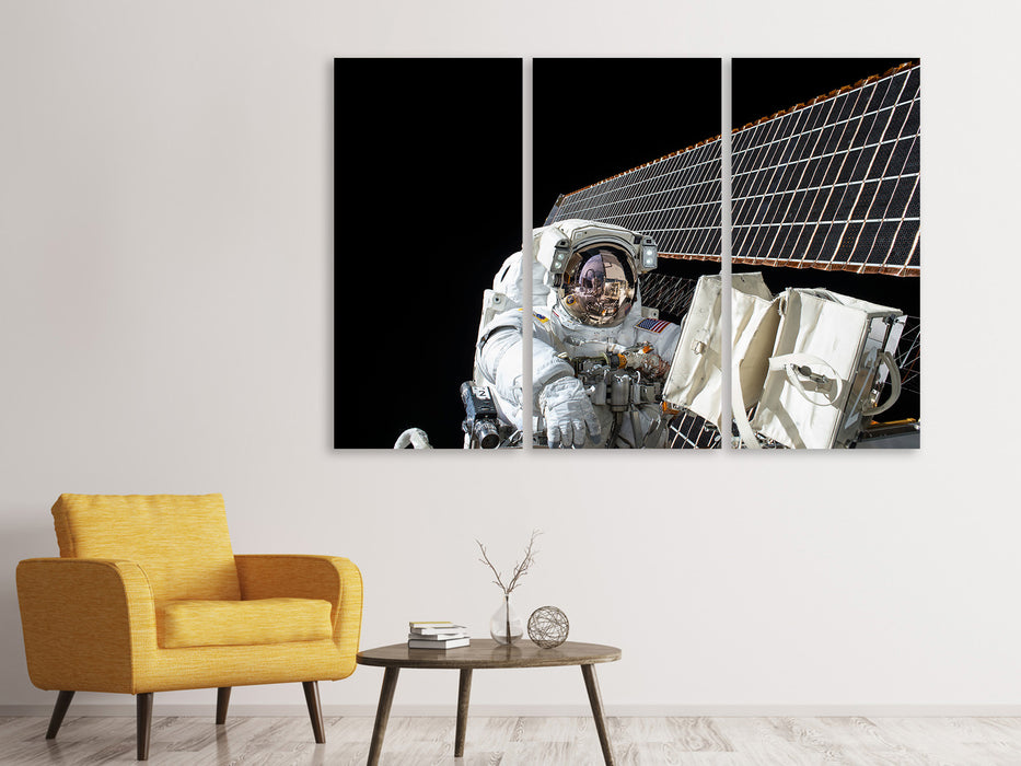 Leinwandbild 3-teilig Astronaut bei der Arbeit